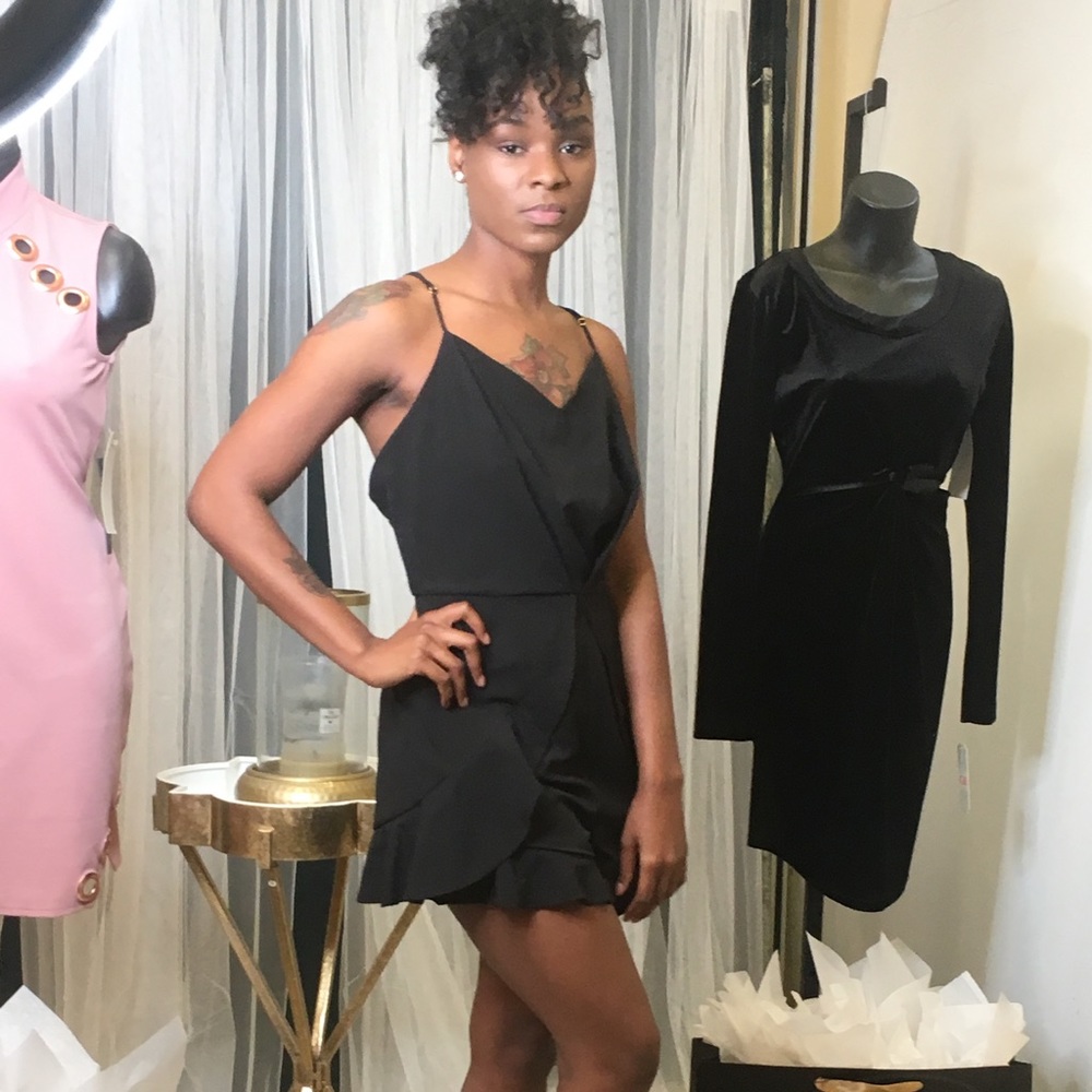 Ruffle romper black